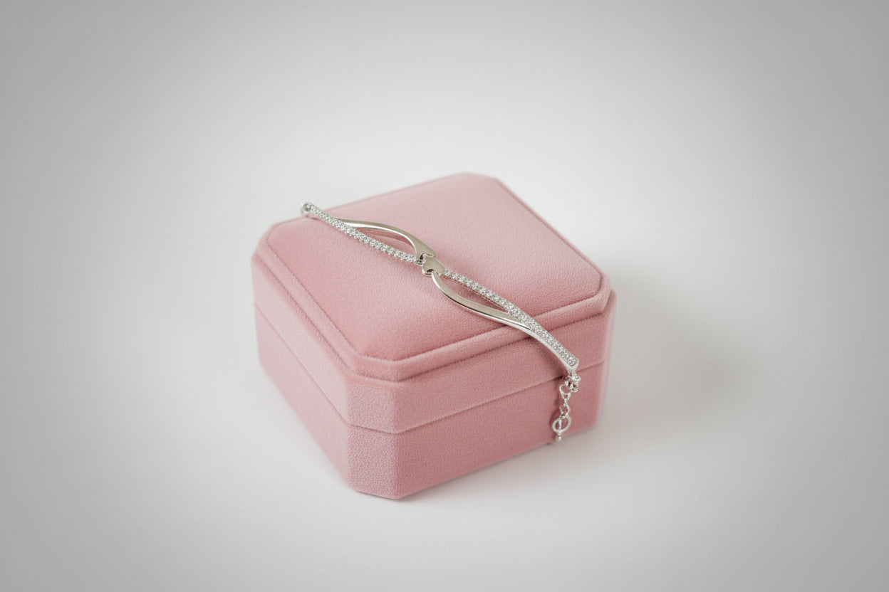 92.5 Sterling Silver Women Chain Bracelet /Heart Model