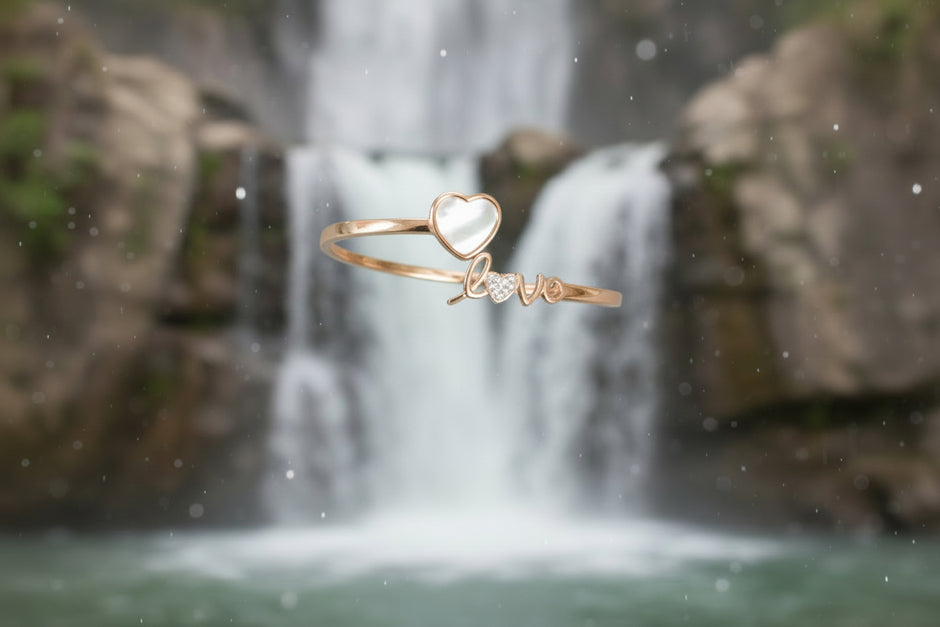 The 92.5 Sterling Silver  Minimal Heart Bracelet is inspired by the love that makes you feel complete.